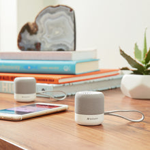 Cargar imagen en el visor de la galería, WIRELESS MINI BUETOOH SPEAKER WHITE
